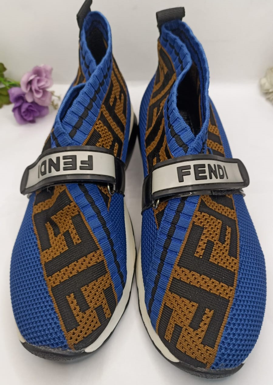 Shoe